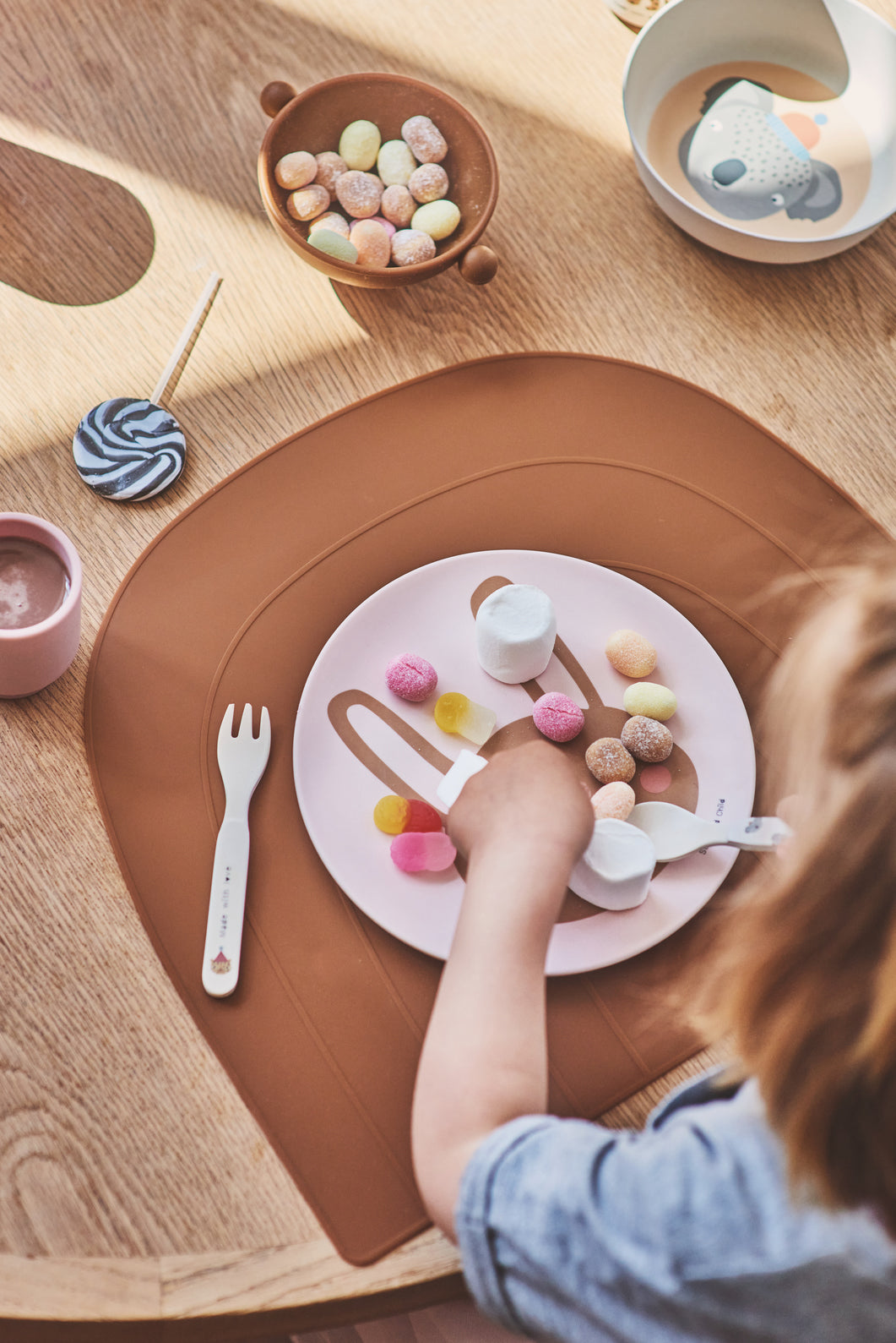 Mushie Silicone Place Mat (Rainbows)