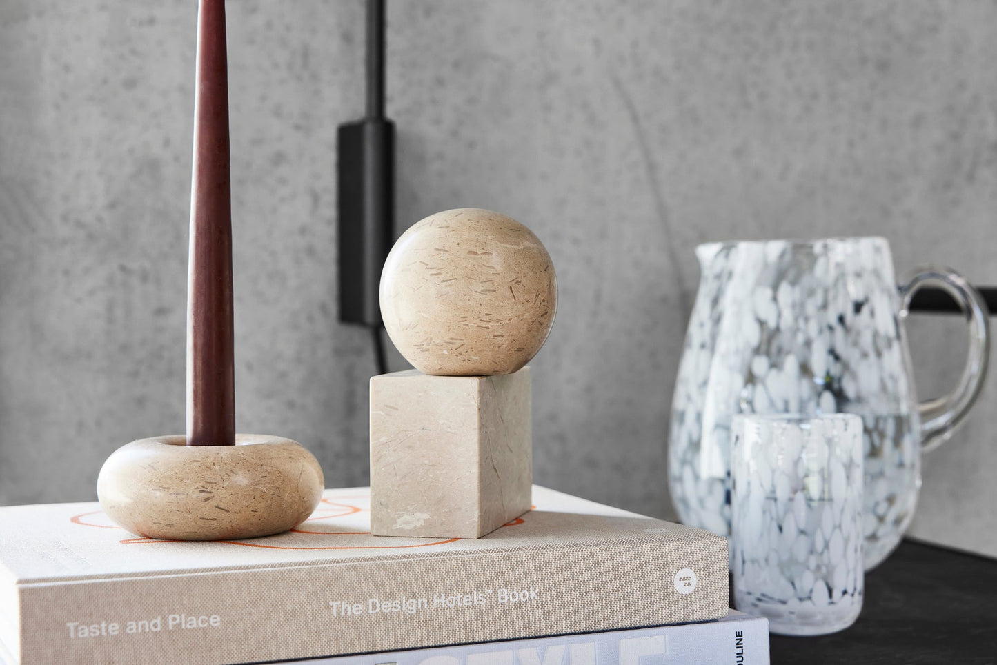 Load image into Gallery viewer, Savi Marble Bookend - Round
