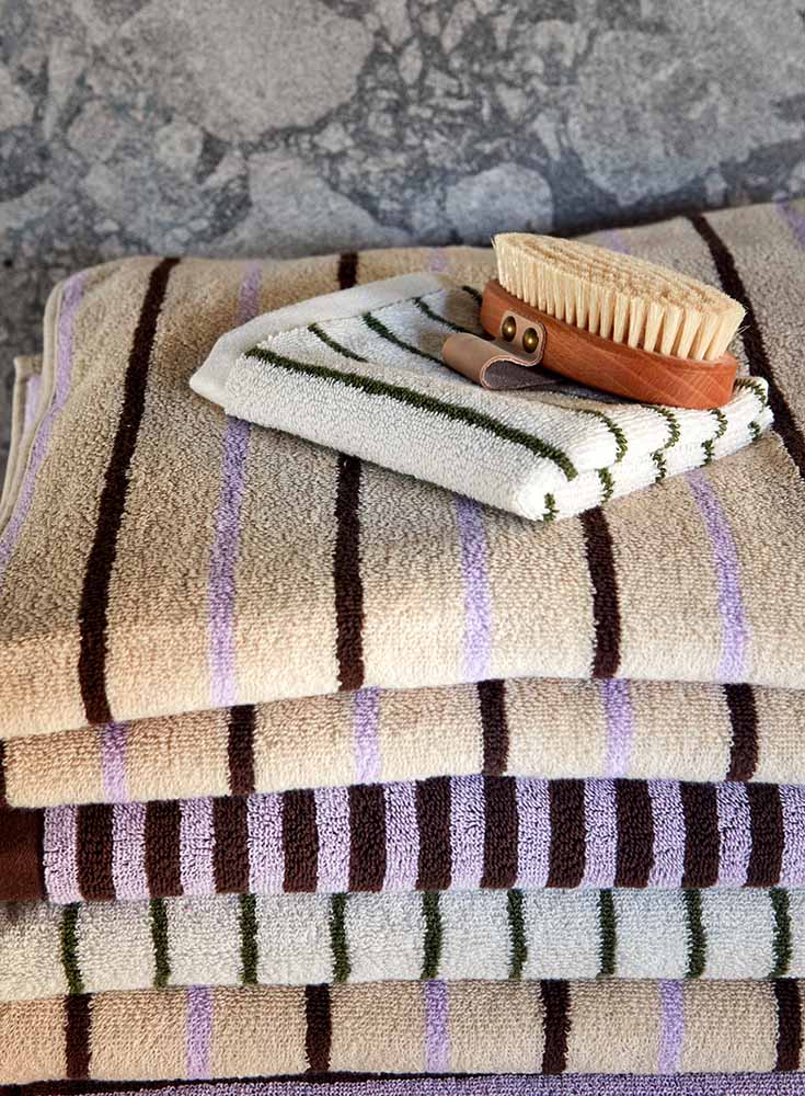 Load image into Gallery viewer, OYOY LIVING Raita Towel - 100x150 cm Towel 502 Purple / Clay / Brown
