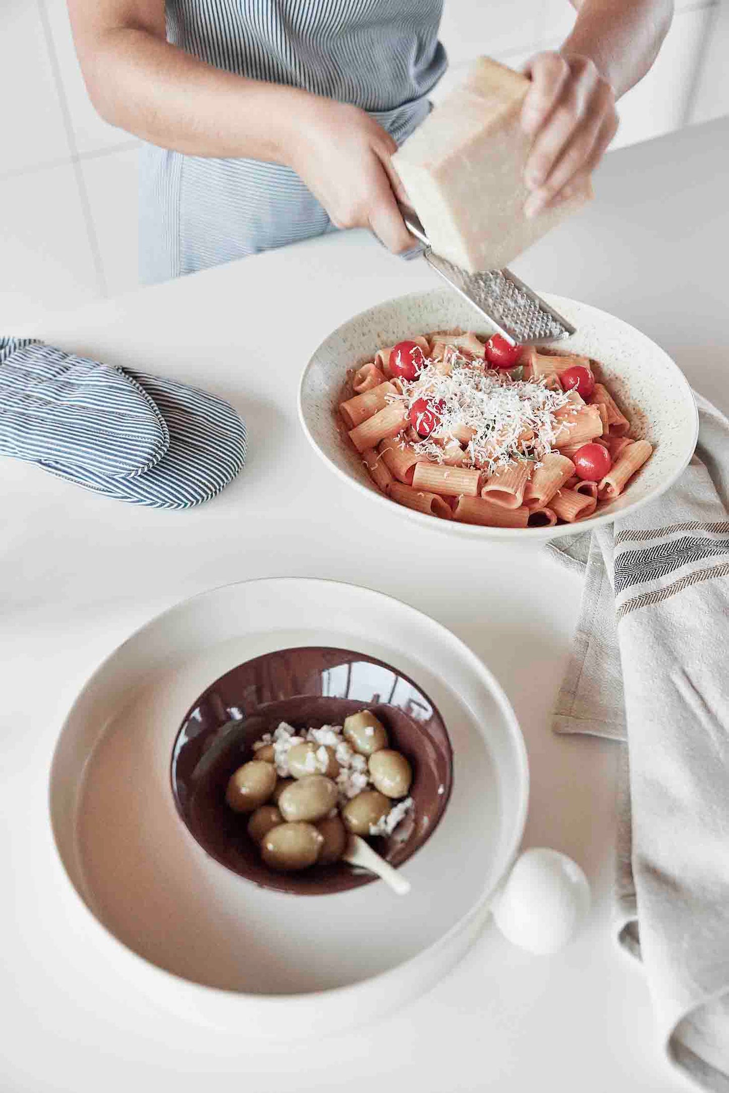 OYOY LIVING Yuka Bowl - Large Dining Ware 911 Dark Terracotta